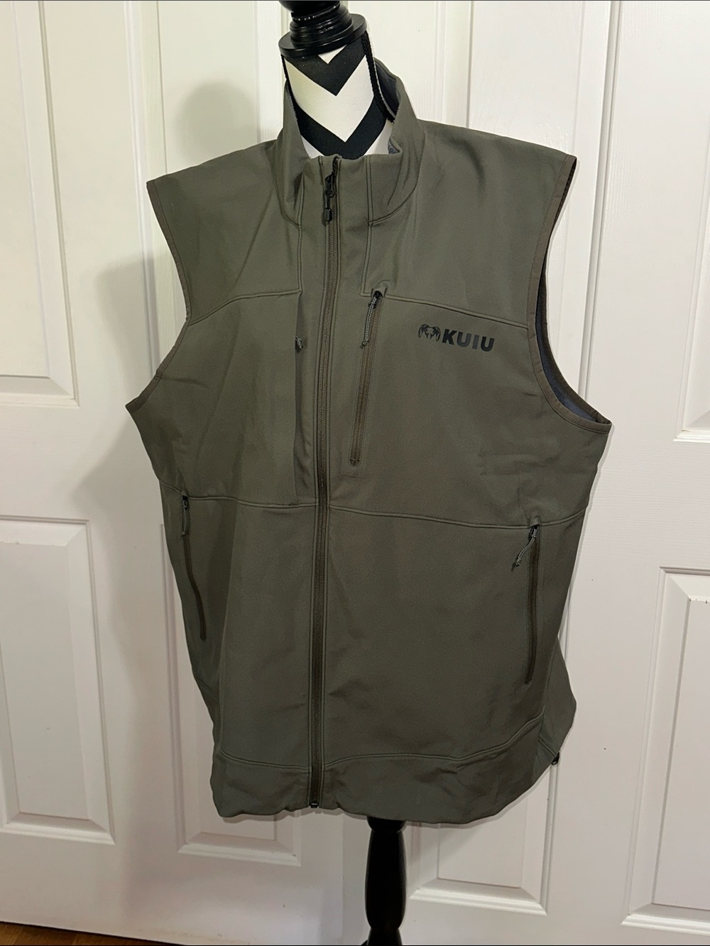 KUIU Men's Softshell Vest - Olive